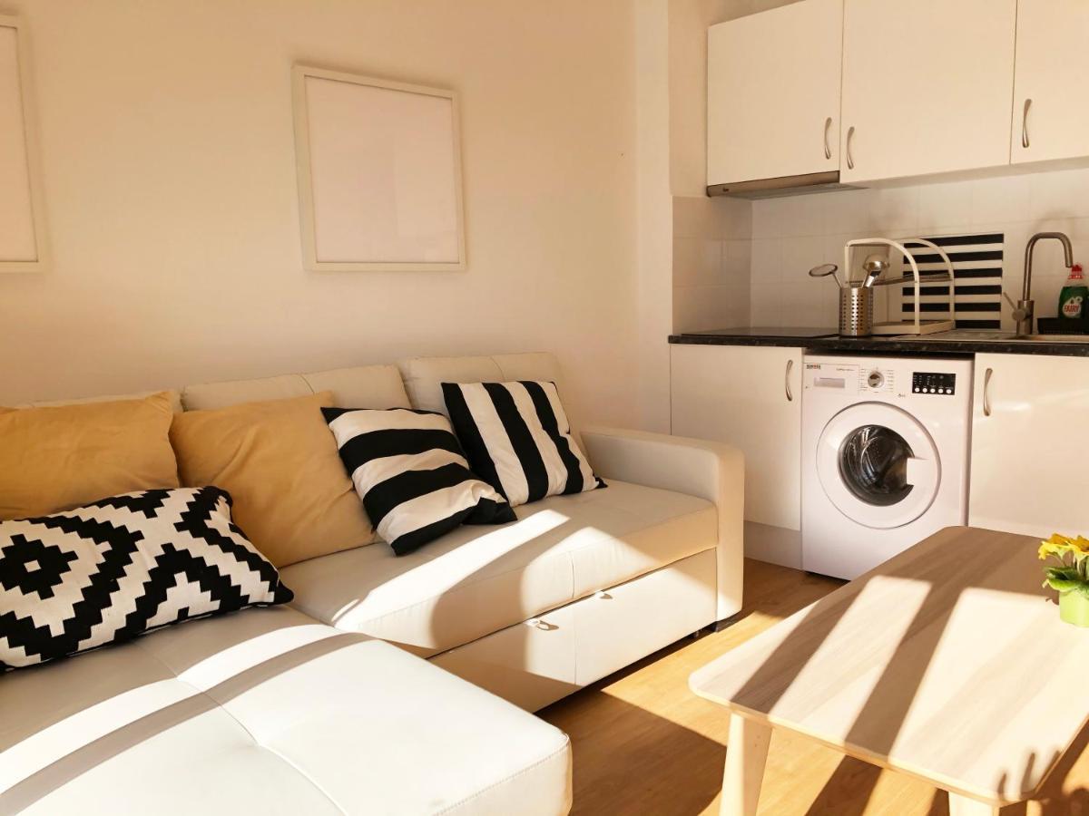 Lovely Seaside Apartment In Front Of Calafell Beach And Cunit Beach Segur de Calafell Eksteriør billede
